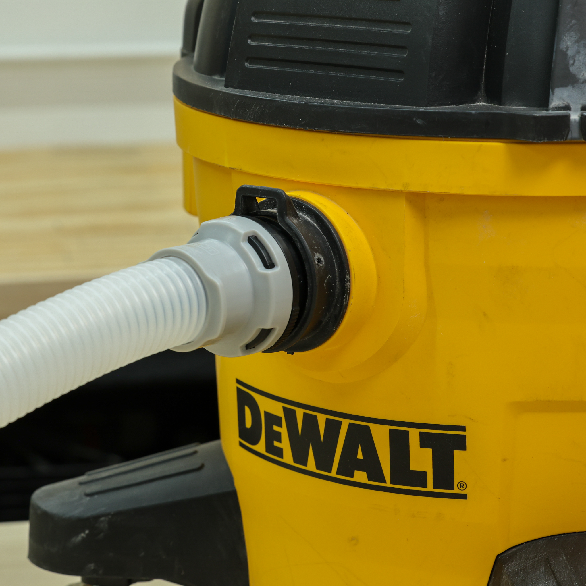 FitsAll Hose System - Dewalt shop vac - Mullet Tools