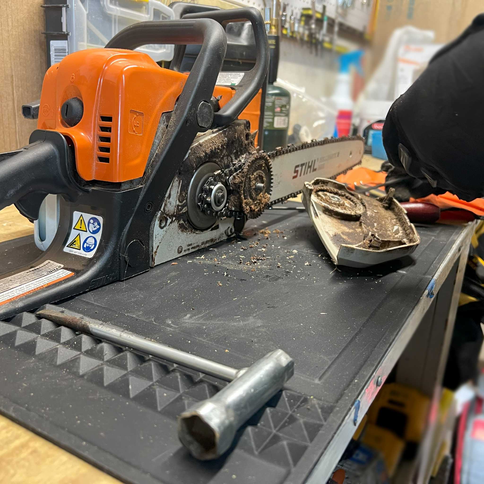 Silicon Project Mat - Chainsaw work -Black - Mullet Tools