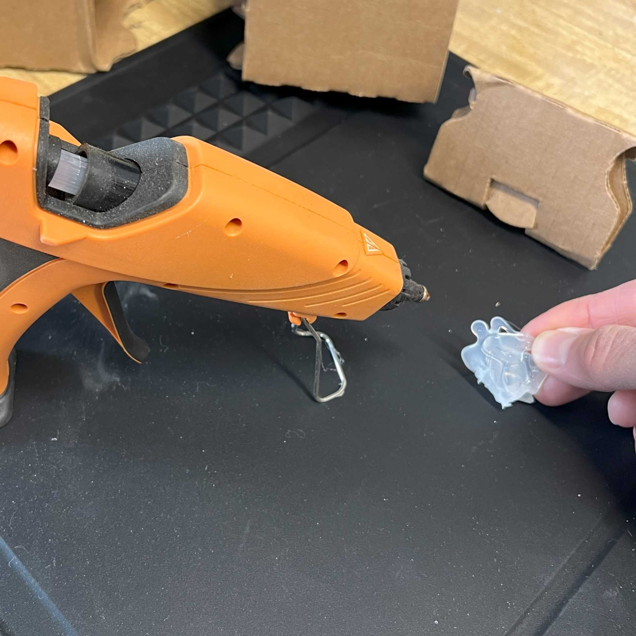 Silicon Project Mat - Hot Glue Gun - Black - Mullet Tools