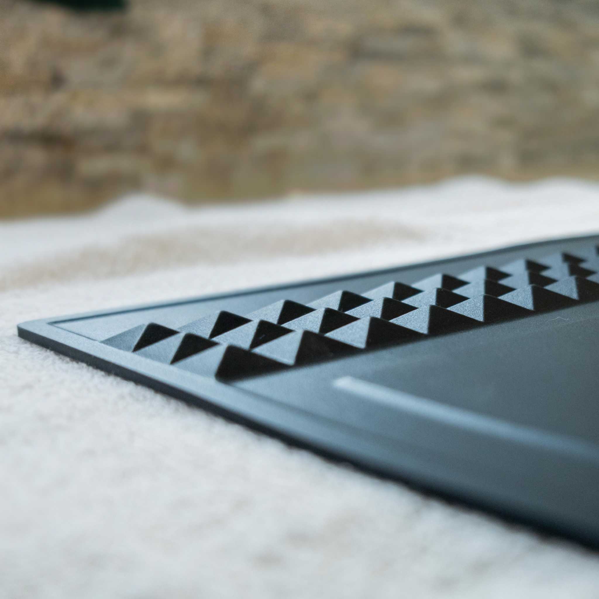 Silicon Project Mat - Raised Edge - Black - Mullet Tools